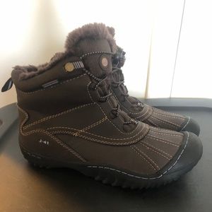 Women's J-41 Christine Brown Sole Faux Fur 7.5 M